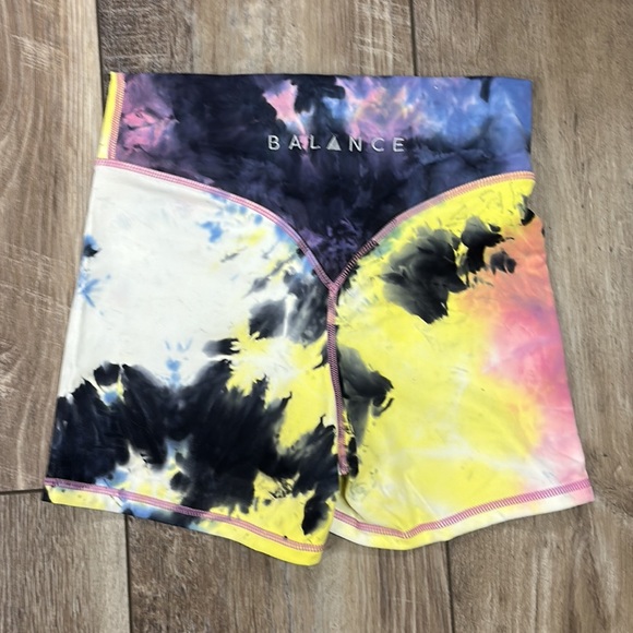 Workout shorts - Picture 2 of 2